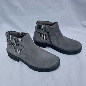 Earth Origins Gray Ankle Boots